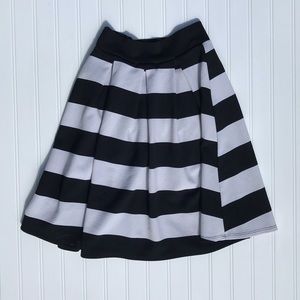 ✨Full striped skirt✨